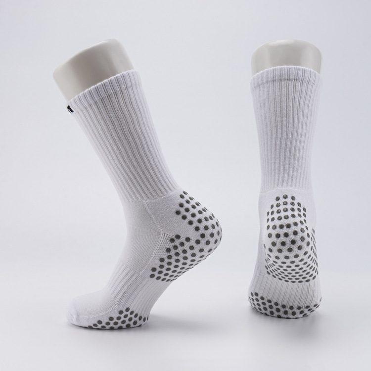 Logo tùy chỉnh Grip Sock Chống trượt Silicone Cotton Terry Sport Socks Bóng đá cho nam giới