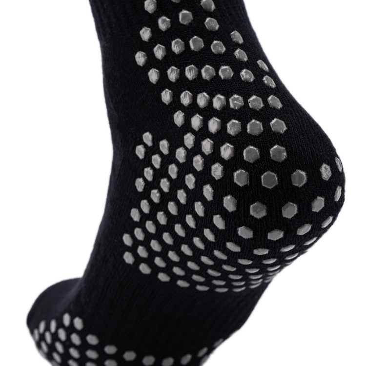 Logo tùy chỉnh Grip Sock Chống trượt Silicone Cotton Terry Sport Socks Bóng đá cho nam giới